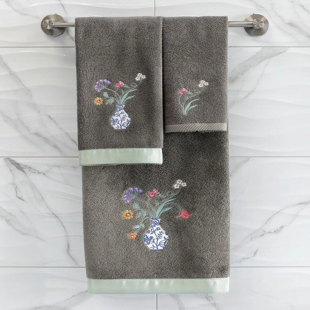 Linum Home Textiles Turkish Cotton Stella 4-piece Embellished Towel Set - Image 2